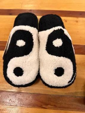 Yin Yang Embroidered Slipper